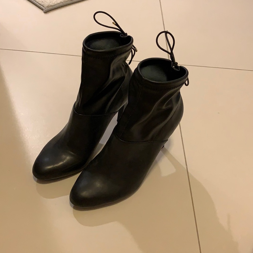 Zara women’s heeled booties, size 39
